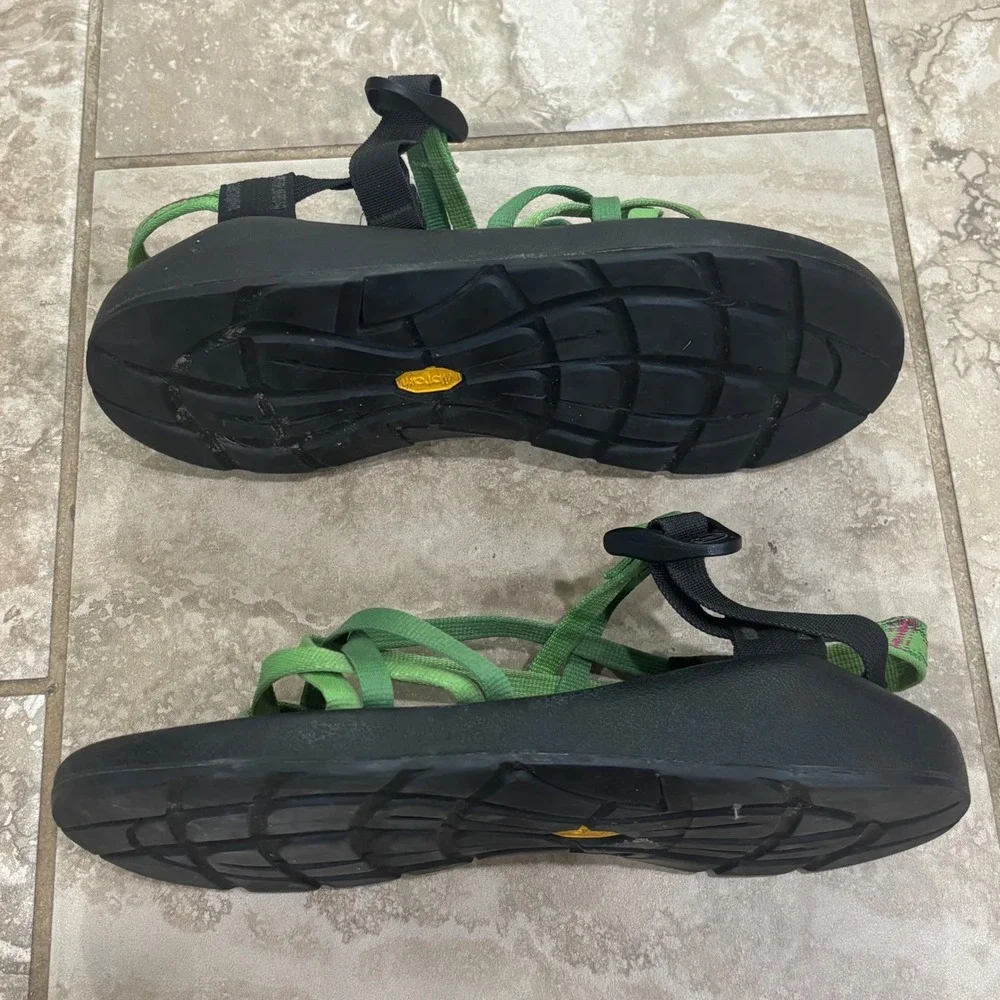 Chaco Z2 Yampa Sandals Womens 8 Green Strappy Toe Loop Hiking Vibram Soles